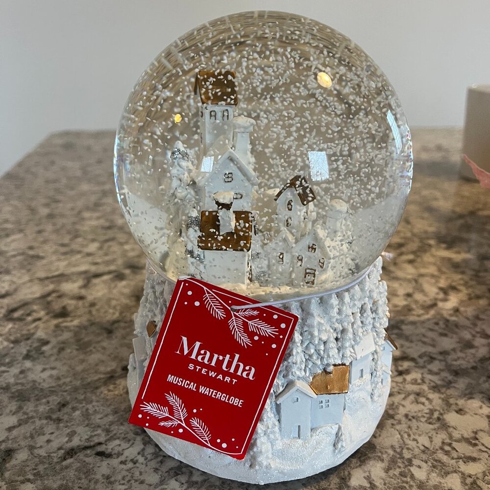 Martha Stuart Winter wonderland song musical snow globe